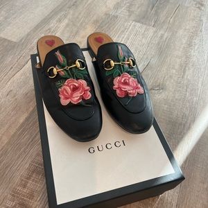 Womens Gucci Princetown Loafer Slip On Mule with Rose Embroidery- Size 38.5